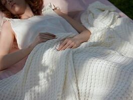 Bedsure Lightweight Cotton Cooling Waffle Blanket in Ivory