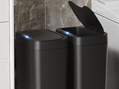 $24.49 – 2-Pack 2.7 Gallon Vanpopubs Bathroom Touchless Trash Can w/ Lid (Black or White) 2-Pack 2.7 Gallon Vanpopubs Bathroom Touchless Trash Can in black or white