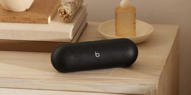 Beats Pill portable speaker with Find My feature