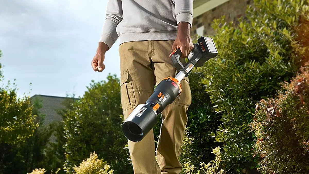 Worx Nitro Leafjet 40V cordless electric leaf blower