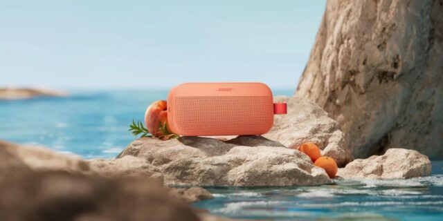 Amazon Deal: Bose SoundLink Flex 2nd Gen Speaker Bose SoundLink Flex (2nd Gen) Bluetooth Speaker in black