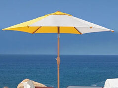 $19.85 – Ainfox 7.5ft Beach Round Market Patio Umbrellas, UV Resistant (Yellow / White / No Tilt) ainfox 75ft beach round product image