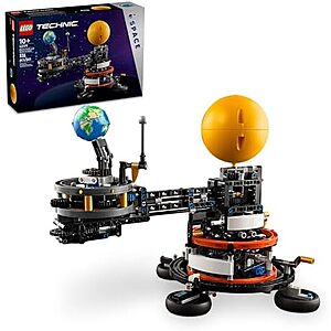 LEGO Technic Deal LEGO Technic: Space - Planet Earth and Moon in Orbit set
